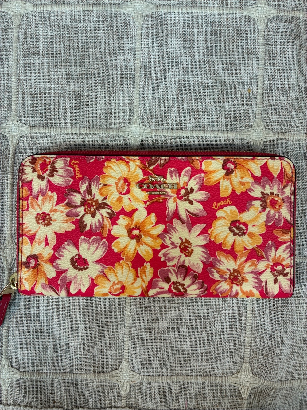 Coach Accordion Zip Wallet Vintage Daisy Script Floral Coated Canvas Pink Yellow